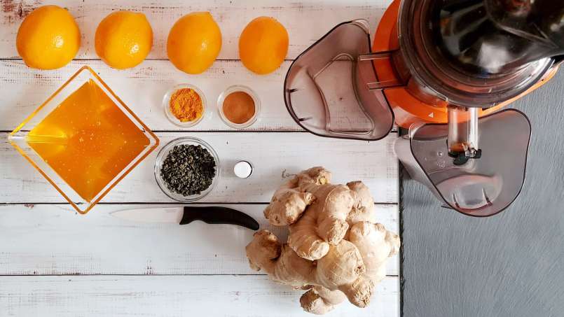 Gyömbérlé mézzel, citrommal, zöld teával, kurkumával, fahéjjal és mentával